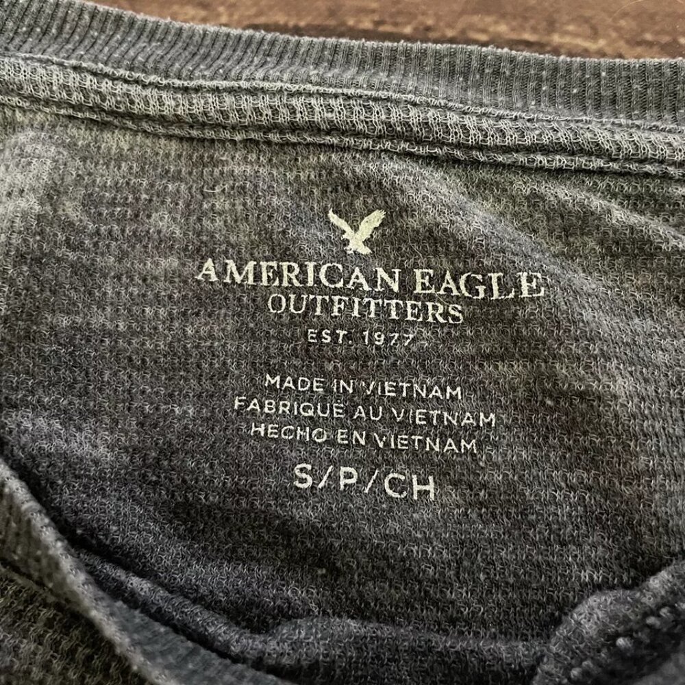 Women’s American Eagle Patterned Love Shirt Small - Picture 2 of 3